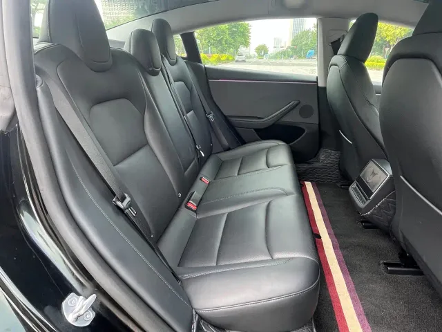 Tesla Model 3 — Фото автомобиля 11