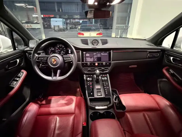 Porsche Macan — Фото автомобиля 16