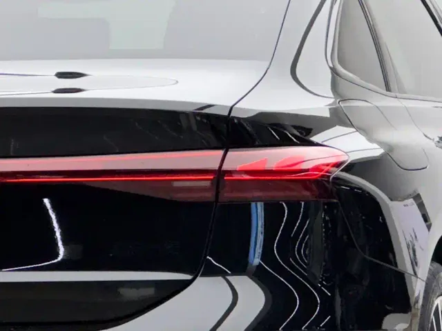 Audi A6L e-tron — Фото автомобиля 6