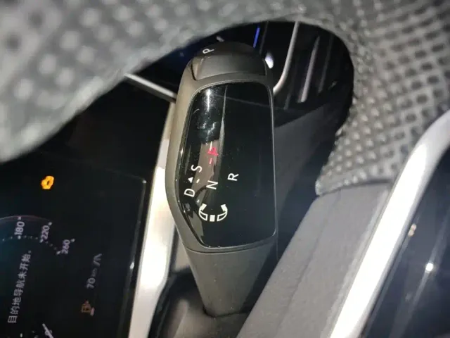 Volkswagen Passat — Фото автомобиля 13