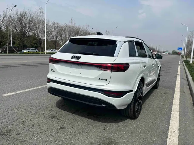 Audi Q6L e-tron — Фото автомобиля 20