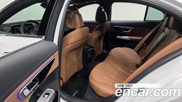 Mercedes-Benz E-Class — Фото автомобиля 10