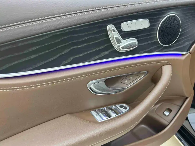 Mercedes-Benz E-Class — Фото автомобиля 11