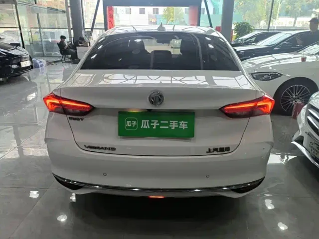Buick Verano — Фото автомобиля 5