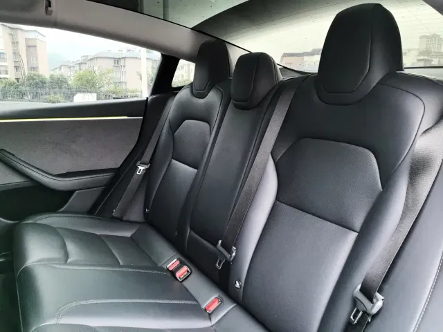 Tesla Model 3 — Фото автомобиля 7