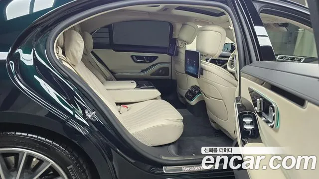 Mercedes-Benz S-Class — Фото автомобиля 12