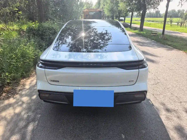 Geely Galaxy E8 — Фото автомобиля 5