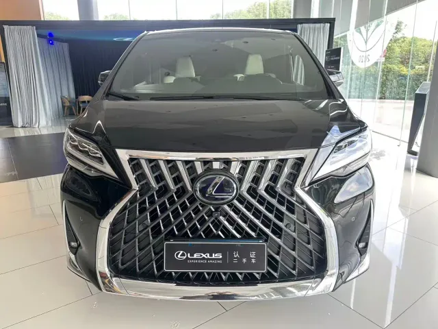 Lexus LM — Фото автомобиля 2