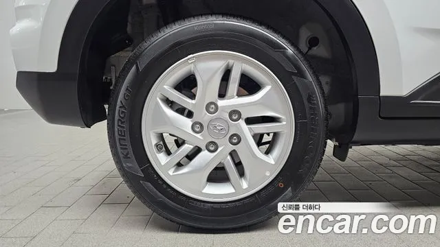 Hyundai Venue — Фото автомобиля 6