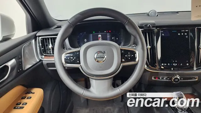 Вольво V60 V60 Cross Country 2 поколение B5 Ultimate AWD — Фото автомобиля 13