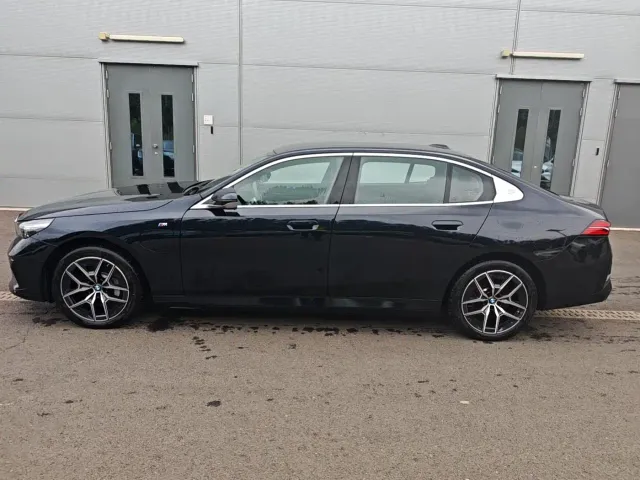 BMW BMW i5 2025 eDrive 35L M Sport Package — Фото автомобиля 3
