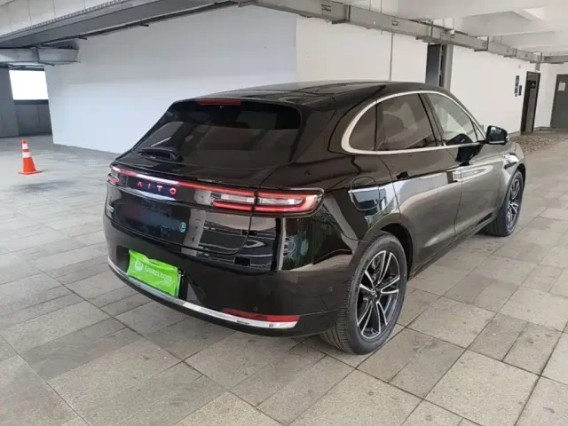 Aito M5 — Фото автомобиля 6