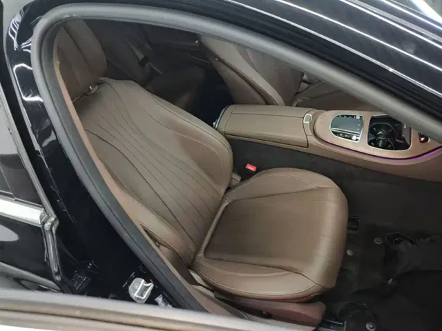 Mercedes-Benz E-Class — Фото автомобиля 24