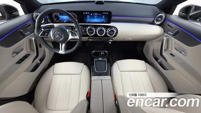 Mercedes-Benz A-Class W177 — Фото автомобиля 10