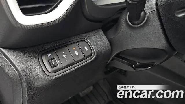 Hyundai Venue — Фото автомобиля 25