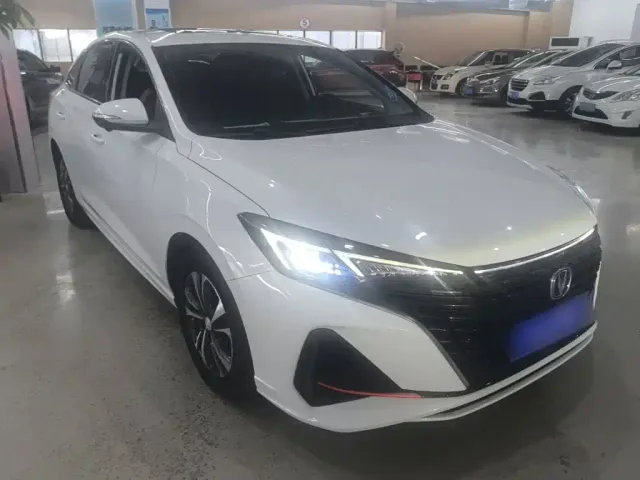 Changan Eado — Фото автомобиля 21