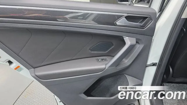 Volkswagen Tiguan Tiguan 2 поколение 2.0 TDI 4Motion Prestige — Фото автомобиля 25