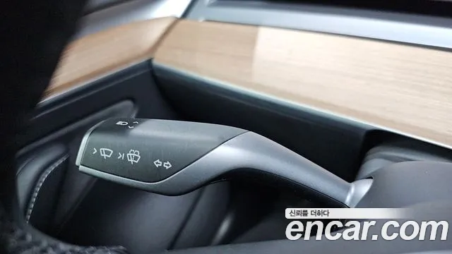 Tesla Model 3 — Фото автомобиля 29