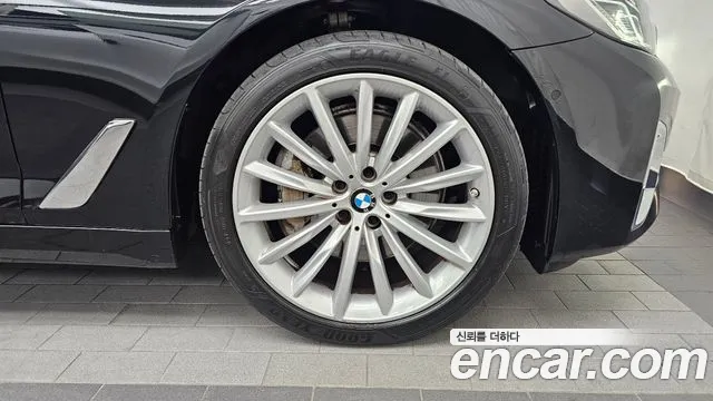 BMW 5 Series G30 — Фото автомобиля 6