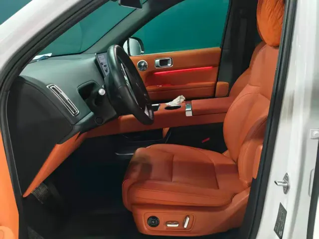 Li Auto L6 — Фото автомобиля 6