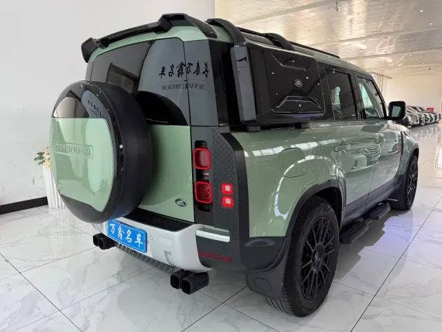 Land Rover Defender — Фото автомобиля 19