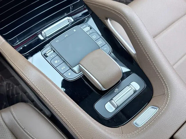 Mercedes-Benz GLE-Class — Фото автомобиля 10