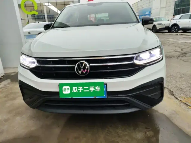 Volkswagen Tiguan L — Фото автомобиля 2