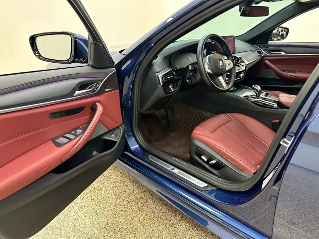 BMW 5 Series — Фото автомобиля 10