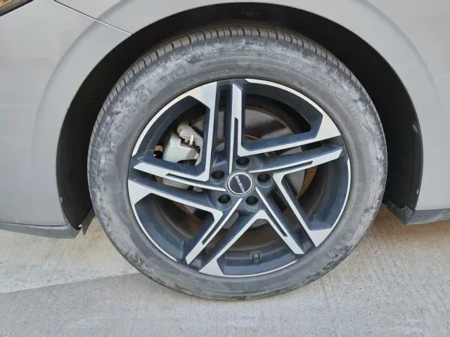 Roewe D7 — Фото автомобиля 5