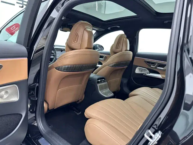 Mercedes-Benz E-Class — Фото автомобиля 20