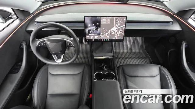 Tesla Model 3 — Фото автомобиля 10