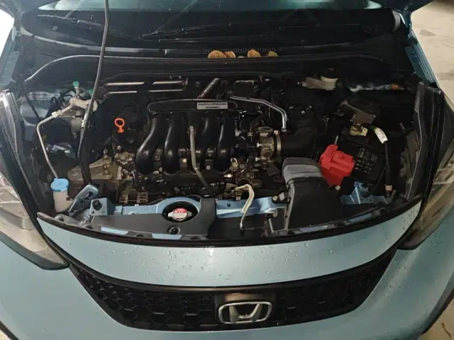 Honda Fit — Фото автомобиля 10