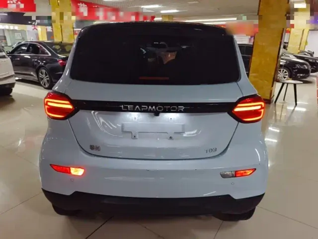 Leapmotor T03 — Фото автомобиля 5