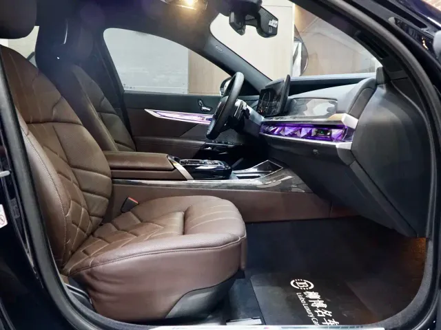 BMW 7 Series — Фото автомобиля 12