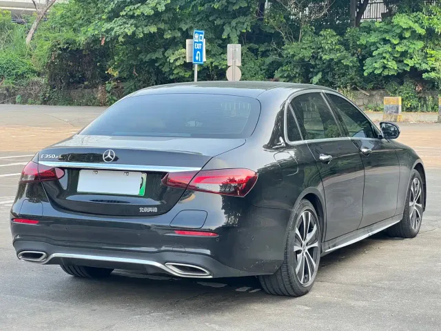 Mercedes-Benz E-Class — Фото автомобиля 4