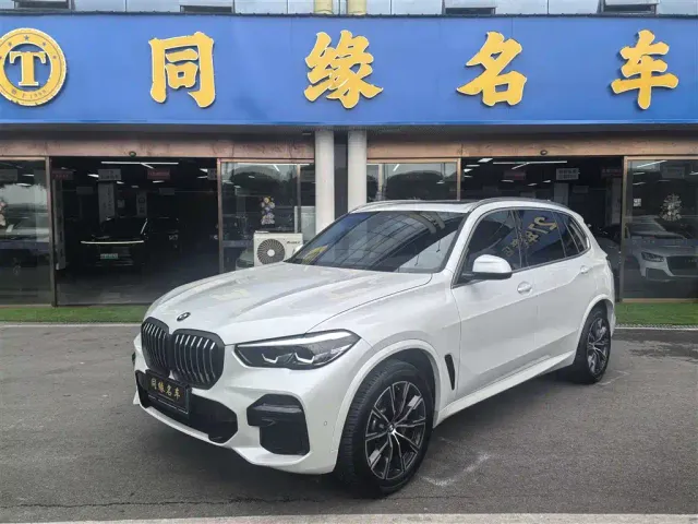 Фотография автомобиля — BMW X5