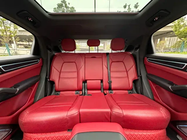 Porsche Cayenne — Фото автомобиля 7