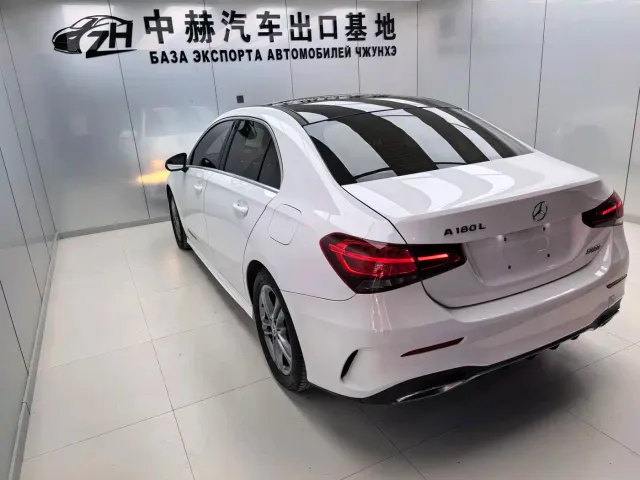 Mercedes-Benz A-Class — Фото автомобиля 2