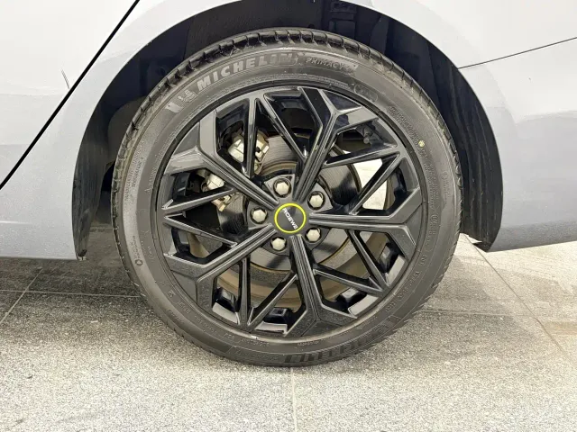 Roewe i5 — Фото автомобиля 11