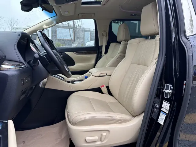 Toyota Vellfire — Фото автомобиля 10