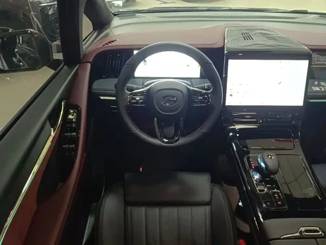 GAC Trumpchi M8 — Фото автомобиля 10