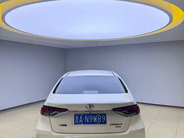 Toyota Corolla — Фото автомобиля 5