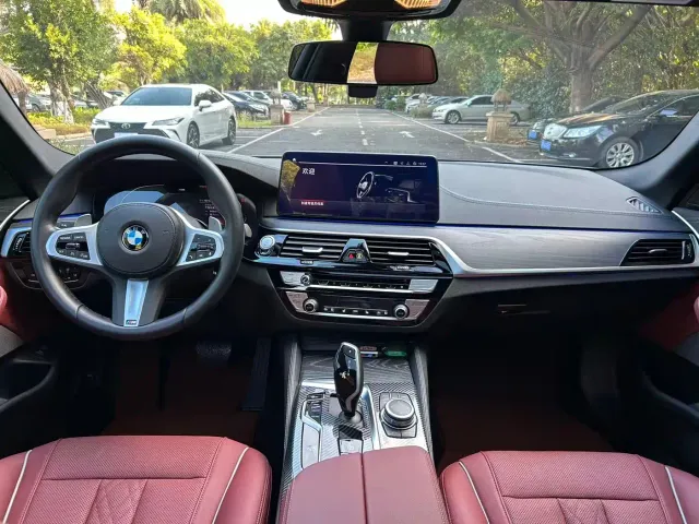 BMW 5 Series — Фото автомобиля 5