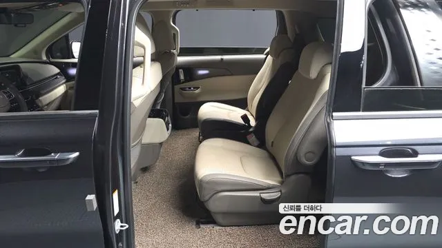 Kia Canival Carnival 4 поколение Бензин 9 мест Signature — Фото автомобиля 24