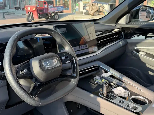 Geely Boyue L — Фото автомобиля 6