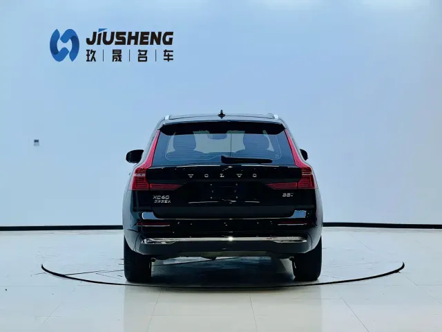Volvo XC60 — Фото автомобиля 5