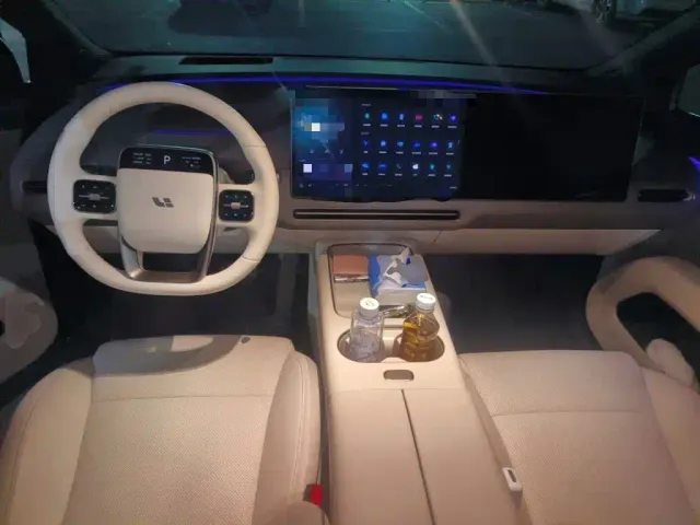 Li Auto i6 — Фото автомобиля 5