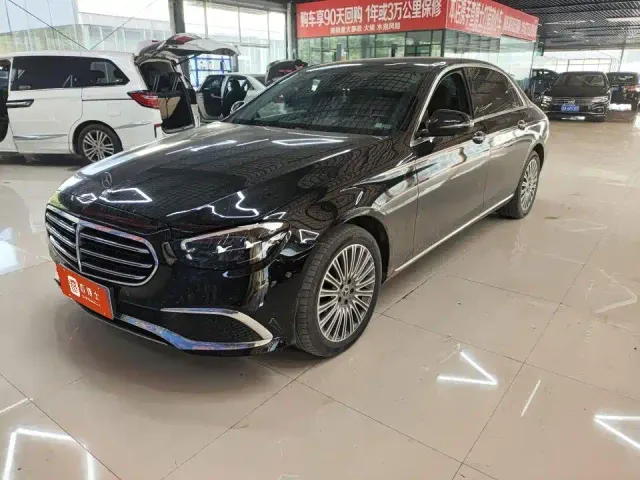 Фотография автомобиля — Mercedes-Benz E-Class