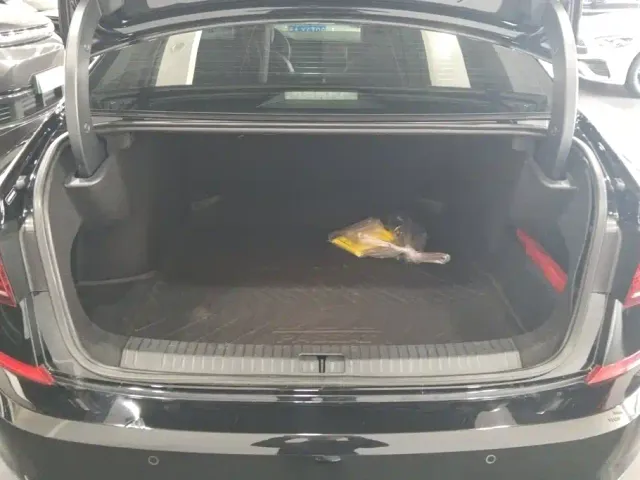 Volkswagen Passat — Фото автомобиля 4