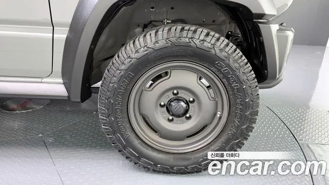 Suzuki Jimny — Фото автомобиля 5